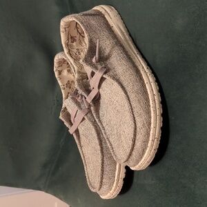 Hey dude shoes women's size 7 Wendy L